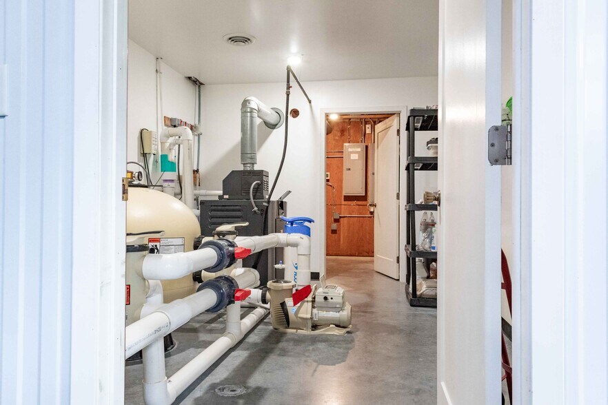 More Photos Of 309 Prairie Ave SW, De Smet Sports And Entertainment For Sale