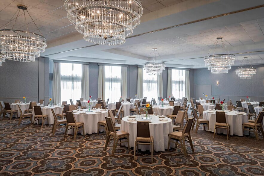 More Photos Of 4 Galleria Blvd, Metairie Hotel For Sale