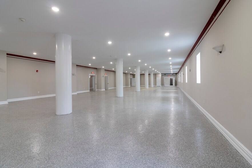 More Photos Of 2613 W Hunting Park Ave, Philadelphia Light Distribution For Lease