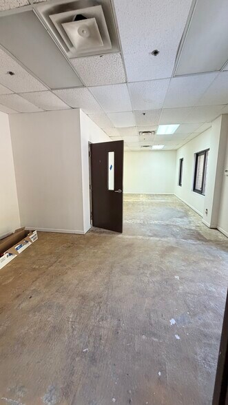 More Photos Of 3005 Lenora Church Rd, Snellville Office For Lease