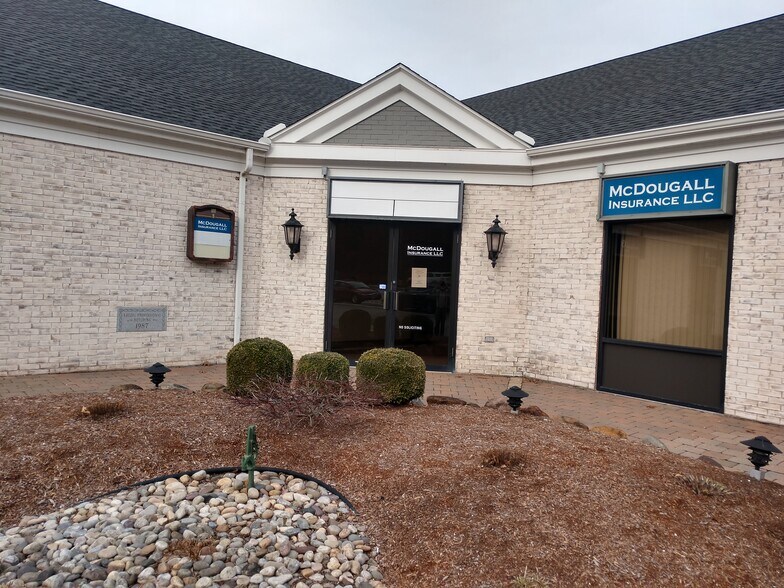 More Photos Of 100 Queen St, Southington Office For Lease