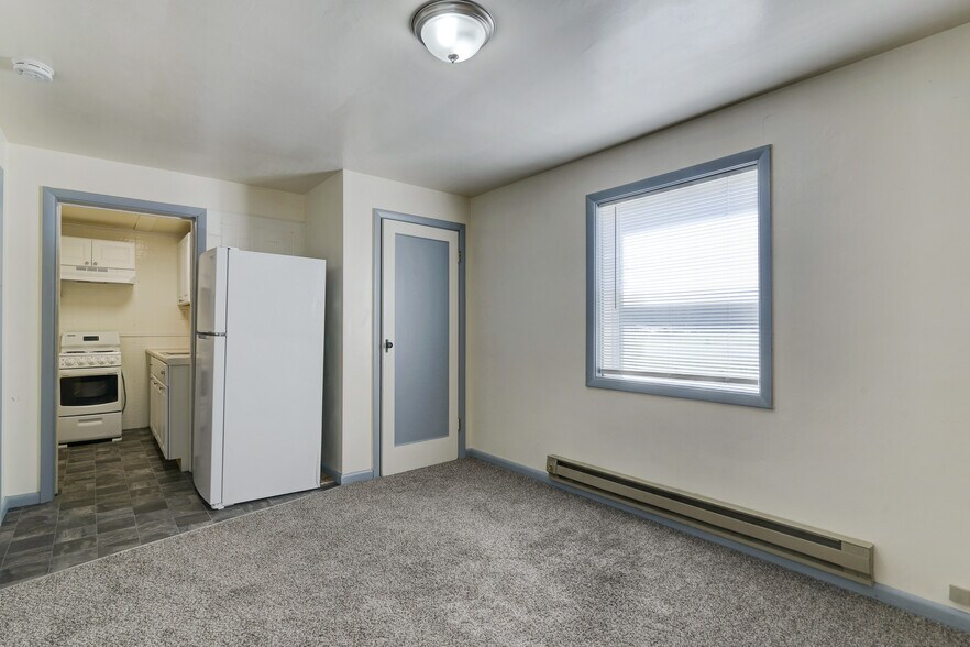 More Photos Of 112 East State St, Mossyrock Storefront Retail Residential For Sale