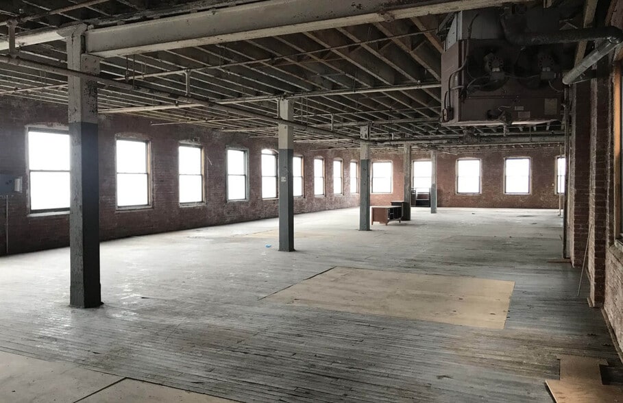More Photos Of 98-104 Murray St, Newark Warehouse For Sale