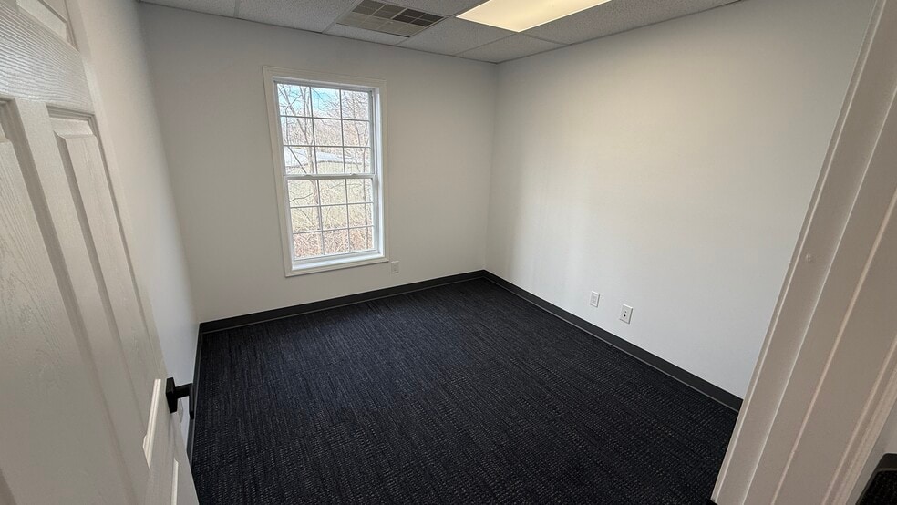 More Photos Of 11801 Brinley Ave, Louisville Medical For Lease