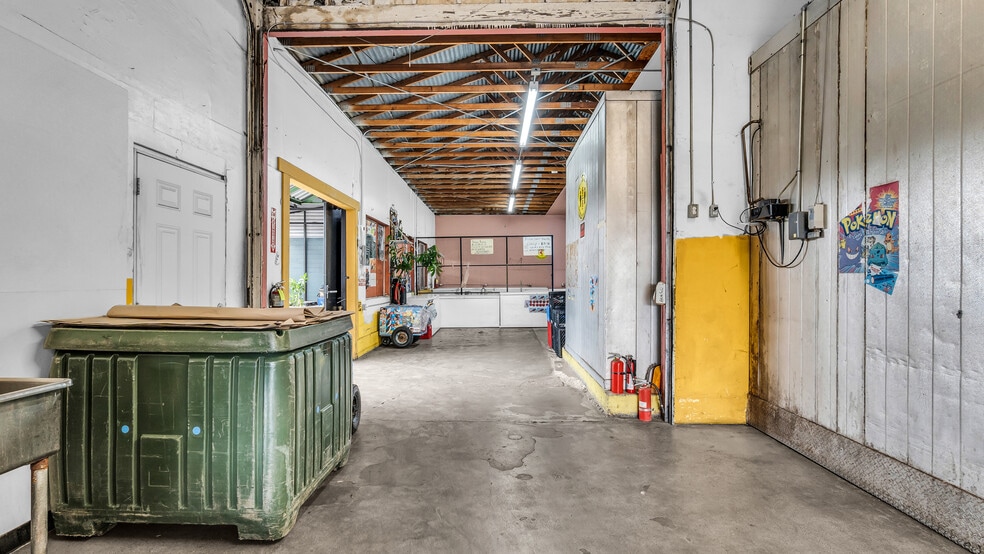 More Photos Of 909 53rd Ave, Oakland Warehouse For Sale