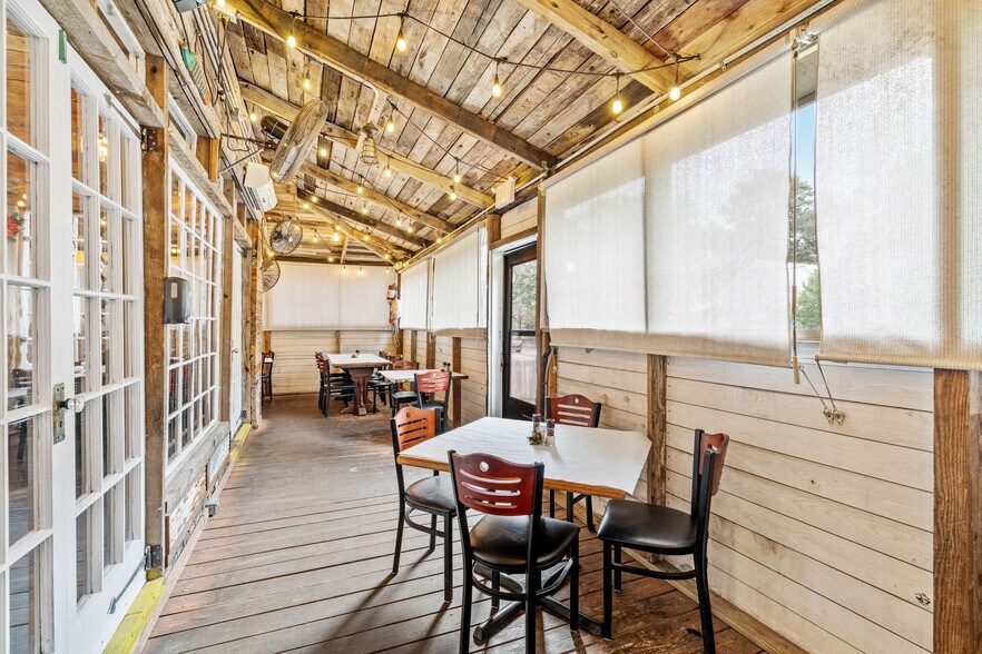 More Photos Of 925 10th St, Port Royal Restaurant For Sale