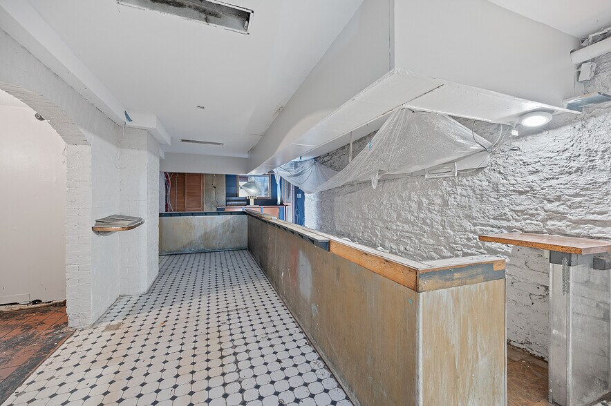 More Photos Of 126 W Sixth St, Cincinnati Apartments For Lease