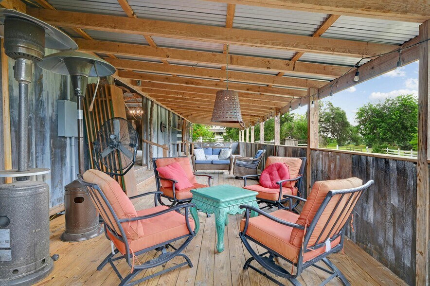 More Photos Of 23351 Ranch to Market 150 rd, Driftwood Specialty For Sale