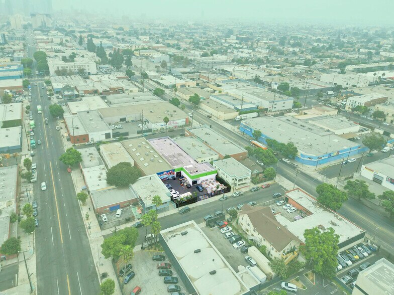 More Photos Of 148 W 32nd St, Los Angeles Warehouse For Lease