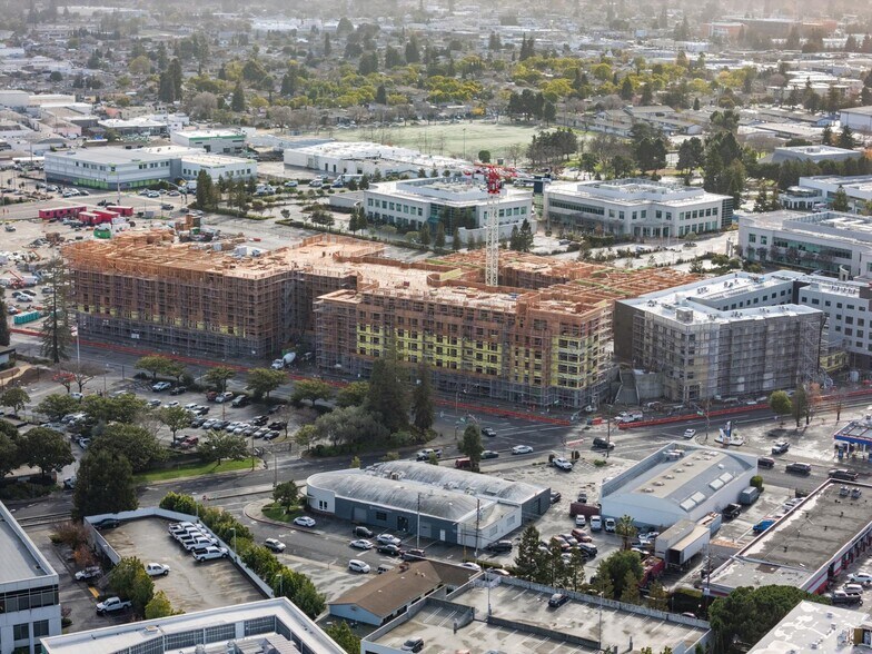 More Photos Of 1023 Chestnut St, Redwood City Research And Development For Sale