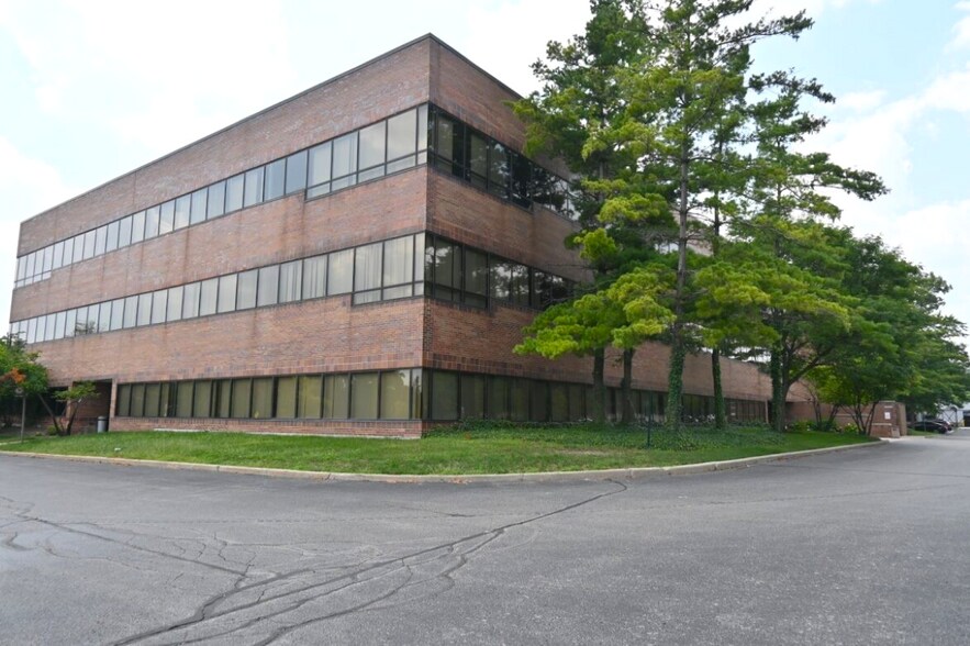 More Photos Of 24800 Denso Dr, Southfield Office For Lease
