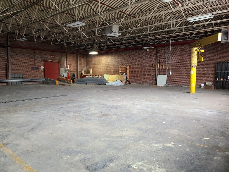 More Photos Of 3320 W Ferguson Rd, Fort Wayne Manufacturing For Lease