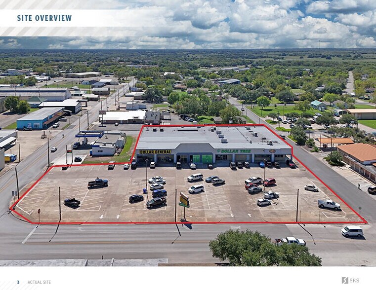 More Photos Of 304 W Grand Ave, Yoakum Freestanding For Lease
