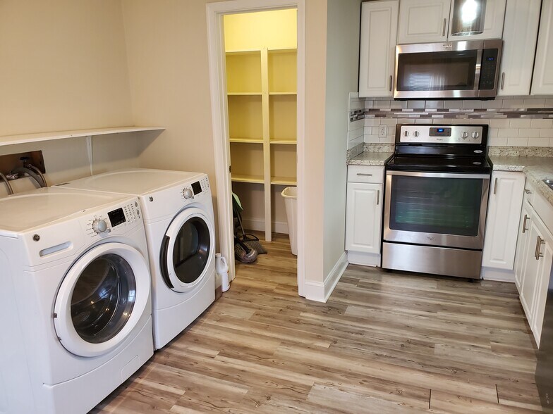 More Photos Of 1005 Chesapeake Ave, Chesapeake Office Residential For Sale