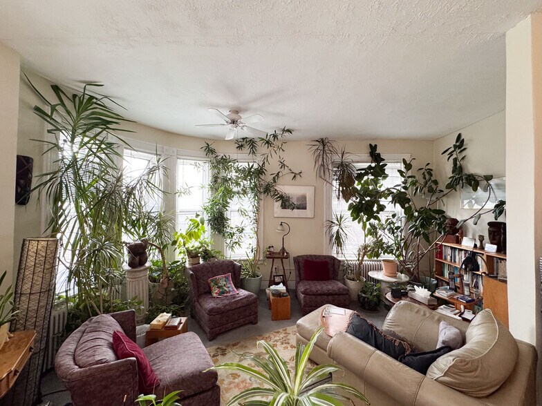 More Photos Of 79 Trumbull St, New Haven Apartments For Sale