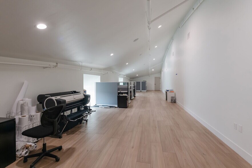 More Photos Of 15206 Grevillea Ave, Lawndale Warehouse For Lease