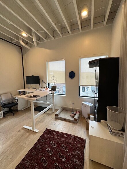 More Photos Of 4554 Forestdale Dr, Park City Showroom For Lease