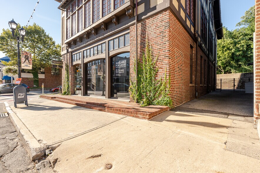 More Photos Of 51-53 Glen St, Glen Cove Office For Lease