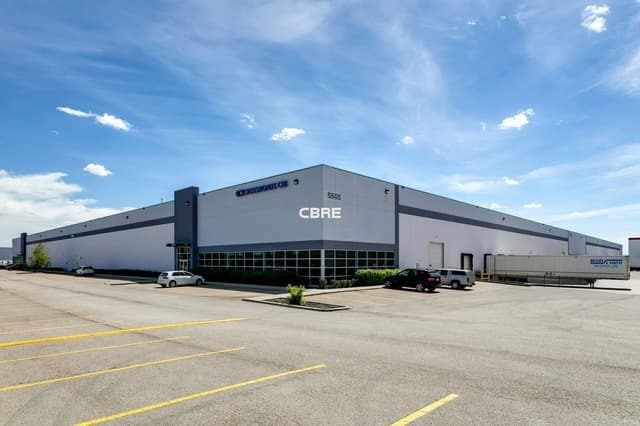 More Photos Of 5505 72nd Ave SE, Calgary Distribution For Lease