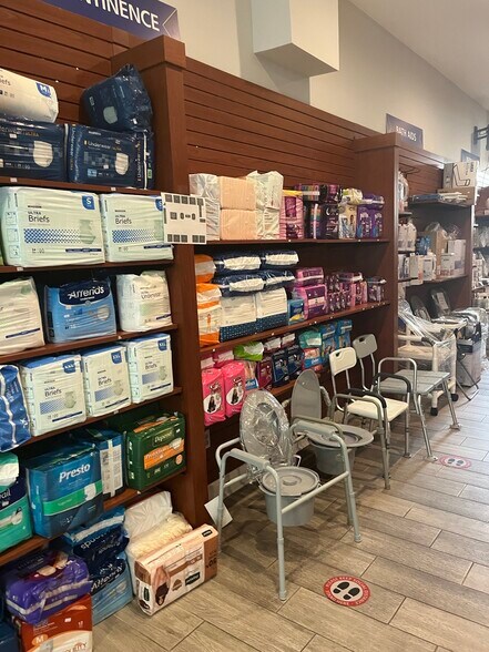 More Photos Of 1618 7th St NW, Washington Storefront Retail Office For Lease