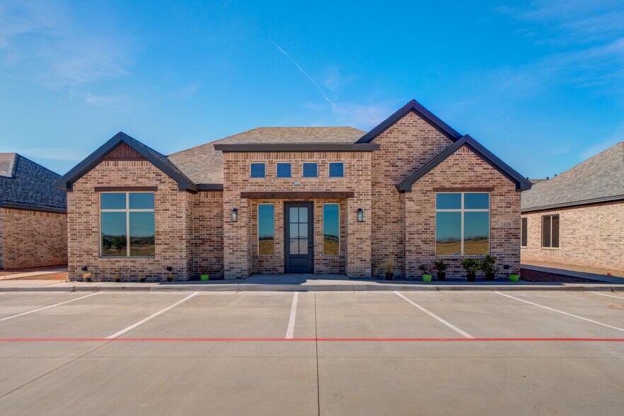 More Photos Of 1420 N Slide Rd, Lubbock Unknown For Lease
