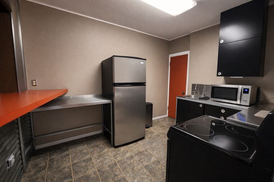 More Photos Of 2411 Kermit Hwy, Odessa Freestanding For Sale