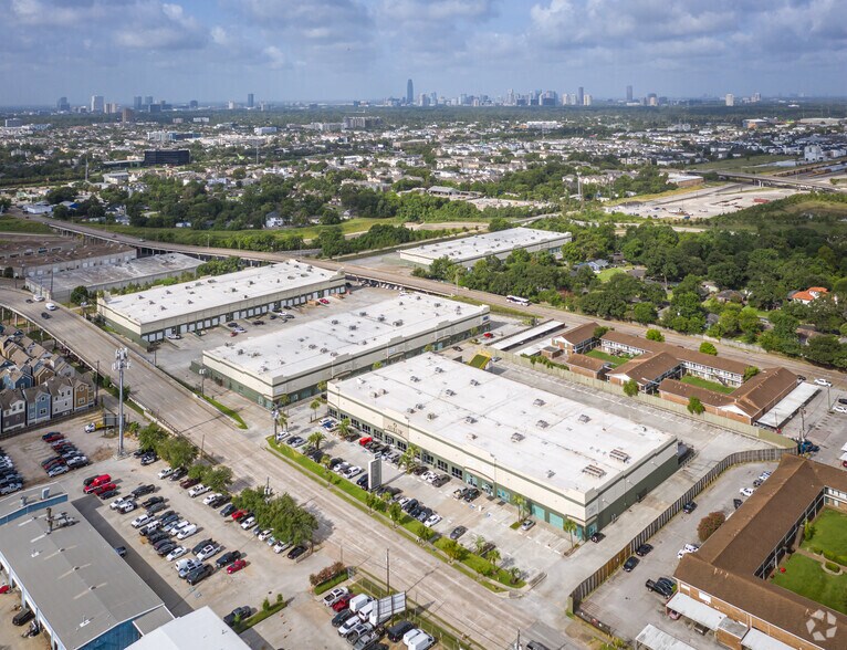 More Photos Of 707 N Shepherd Dr, Houston Warehouse For Lease