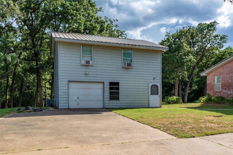 More Photos Of 1213 Lakeland Loop, Hilltop Lakes Specialty For Sale