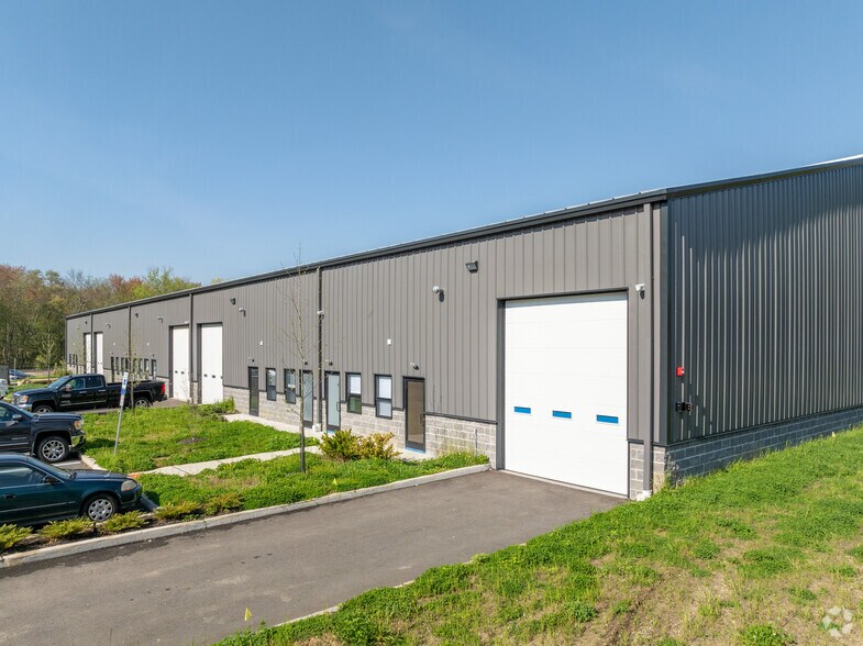 Primary Photo Of 1008 State Route 33, Freehold Warehouse For Lease