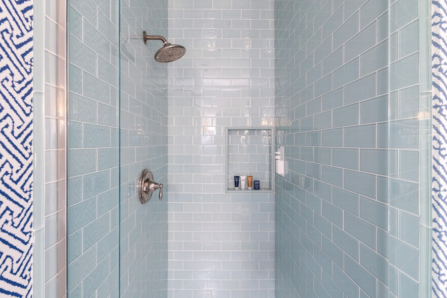 More Photos Of 21 Broad St, Charleston Storefront Retail Residential For Sale