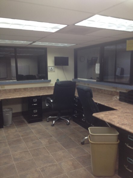 More Photos Of 2401 Sivley Rd, Artesia Truck Terminal For Sale