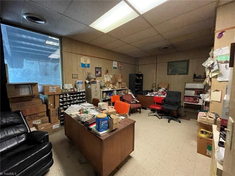 More Photos Of 607 Main, Pilot Mountain Storefront Retail Residential For Sale