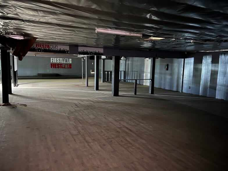 More Photos Of 2435 S K St, Tulare Bar For Sale