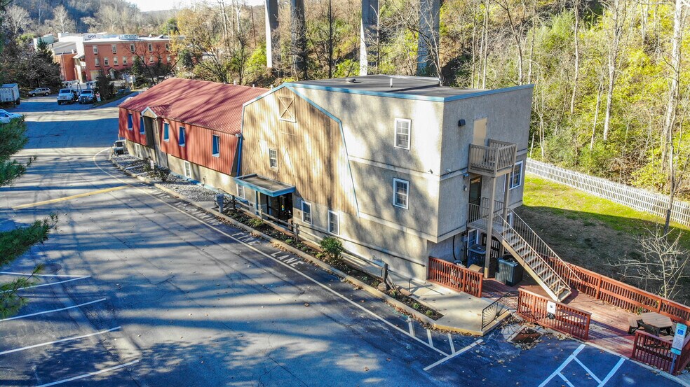 More Photos Of 14 Balligomingo Rd, Conshohocken Unknown For Sale