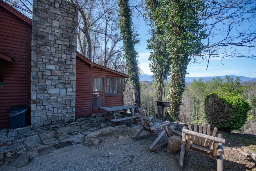 More Photos Of 9400 US-19 W, Bryson City Hotel For Sale