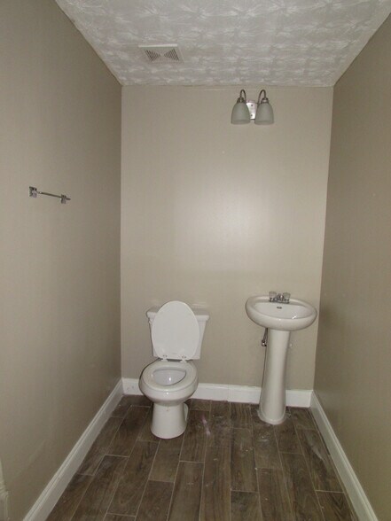 More Photos Of 2399 Lawrenceville Hwy, Lawrenceville Storefront Retail Office For Sale