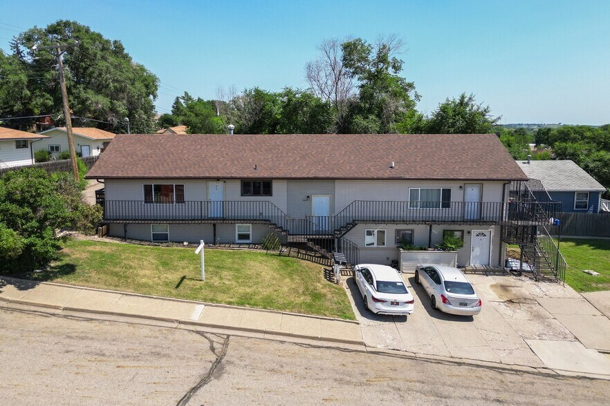 Primary Photo Of 304 10th Ave NW, Mandan Multifamily For Sale