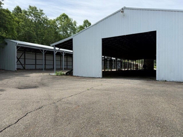 More Photos Of 10578 River Rd, Wellsburg Warehouse For Lease