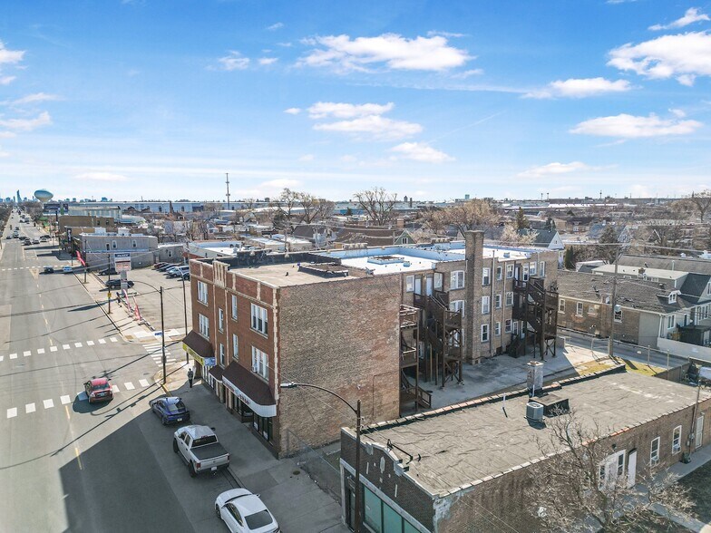 More Photos Of 5701 W Roosevelt Rd, Cicero Apartments For Sale