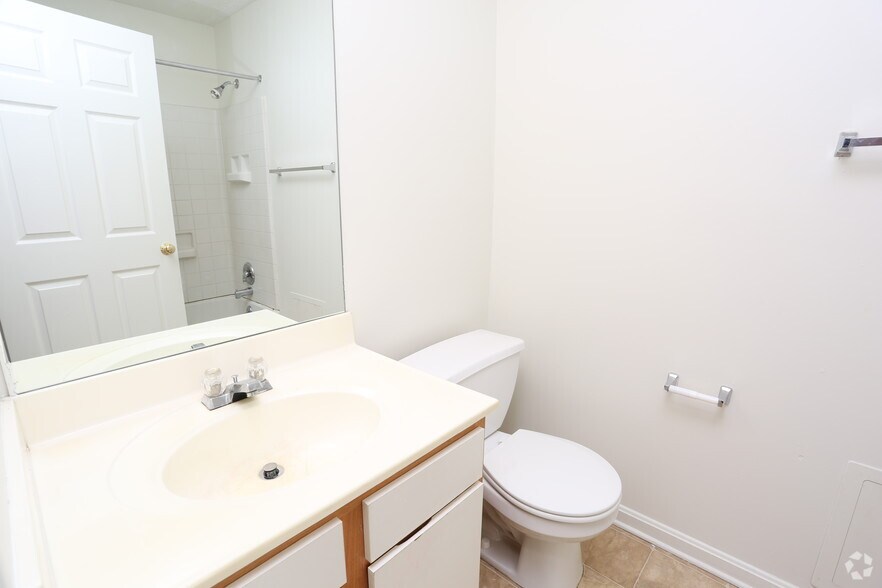 More Photos Of 3130 Saint Anthony Gardens Dr, Louisville Apartments For Sale