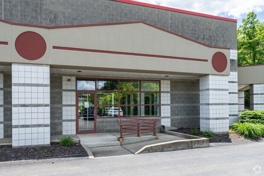 More Photos Of 108 Commerce Blvd, Lawrence Office For Lease