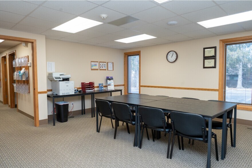 More Photos Of 1548 W Maumee St, Adrian Office For Sale