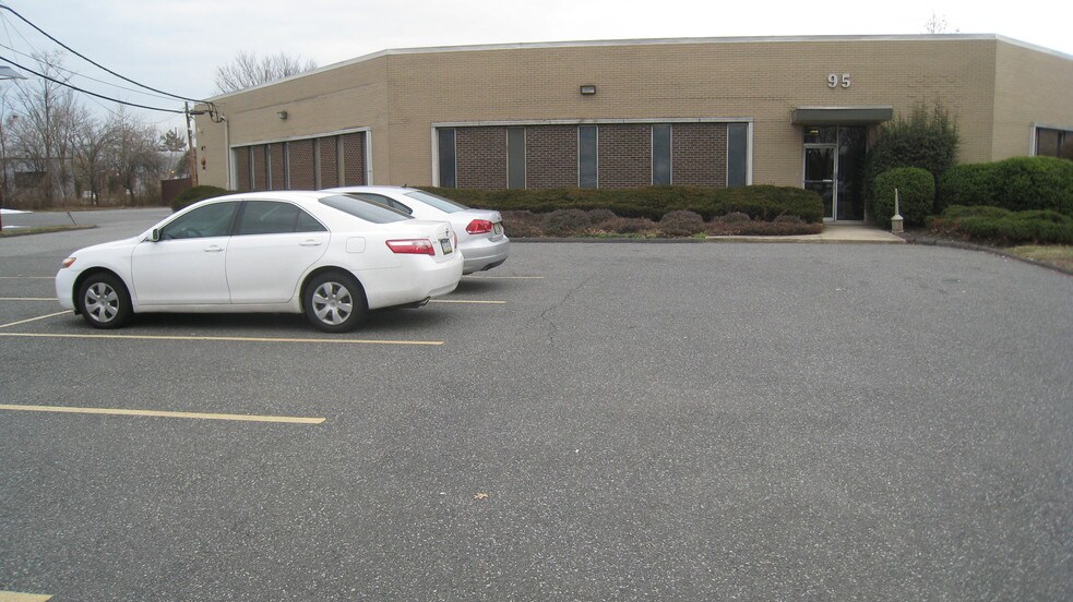 More Photos Of 95 Cedar Ln, Englewood Office For Lease