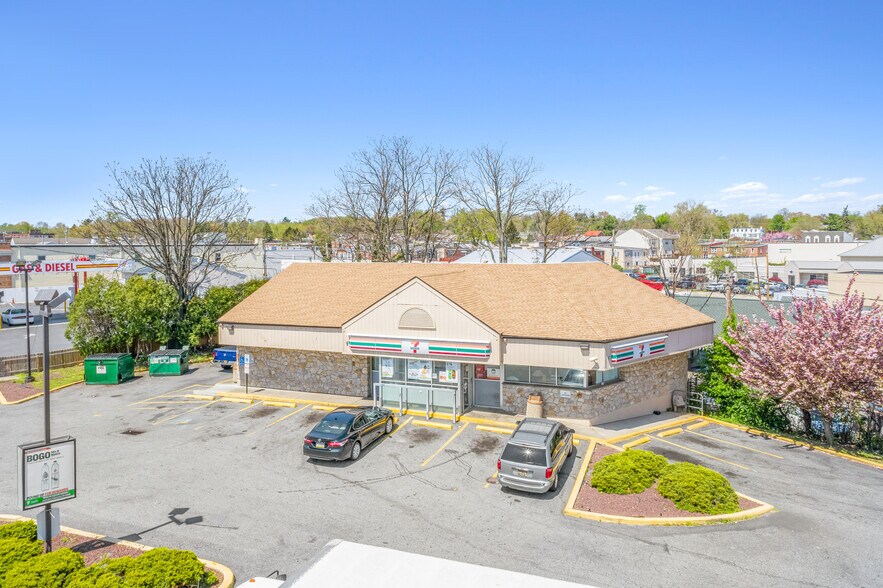 More Photos Of 2701 Lancaster Ave, Wilmington Freestanding For Lease