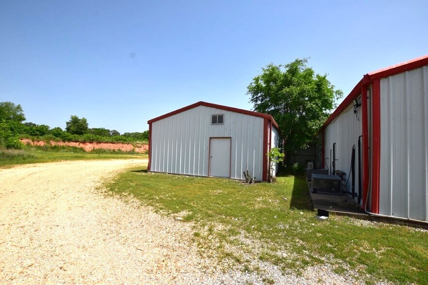 More Photos Of 75174 Hwy 59 Hwy, Stilwell Convenience Store For Sale