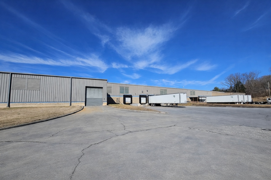 More Photos Of 280 Thomas Rd, Bristol Manufacturing For Lease
