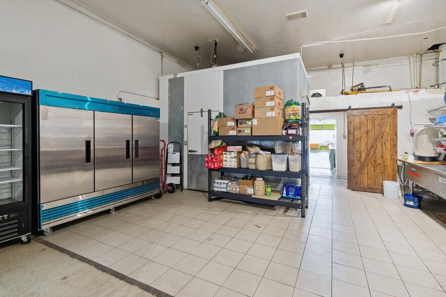 More Photos Of 1520 Center Ave, Dos Palos Storefront For Sale