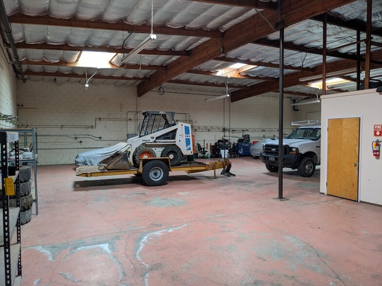 More Photos Of 1260 Elmer St, Belmont Warehouse For Lease