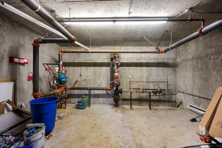 More Photos Of 33386 S Fraser Way, Abbotsford Freestanding For Sale