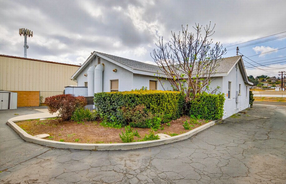 More Photos Of 31650 Dunlap Blvd, Yucaipa Office For Sale